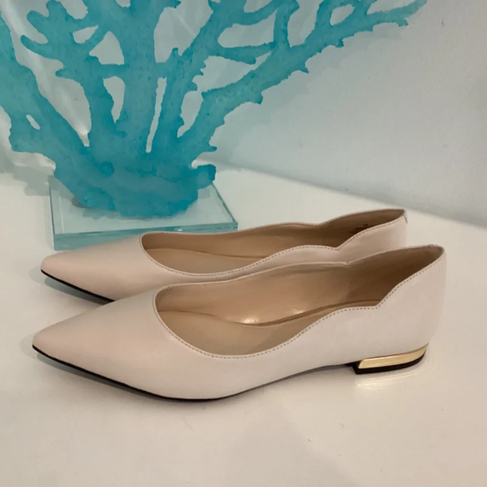 Reduced NWT NINE WEST CREAM COLOR FLATS POINTY SHOES SZ 7 M